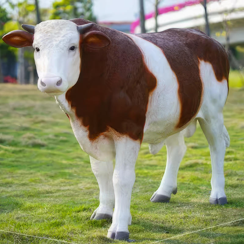 Escultura de vaca falsa grande para jardín - Estatua de animales de granja de fibra de vidrio para decoración al aire libre