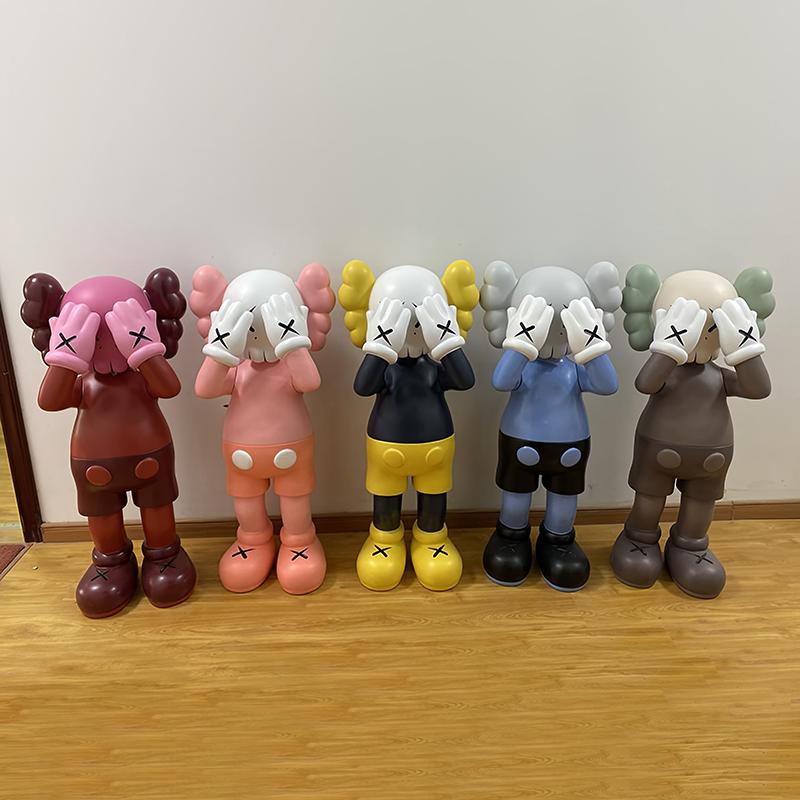 FRP/Fiberglass/Resin/Vinyl Electroplating Color Life Size Kaws Sculpture FRP/Fiberglass/Resin/Vinyl Electroplating Color Life Size Kaws Sculpture
